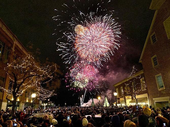 Fireworks light up the sky over the Potomac River to usher in 2020 in the finale of the 25th anniversary celebration of First Night Alexandria.