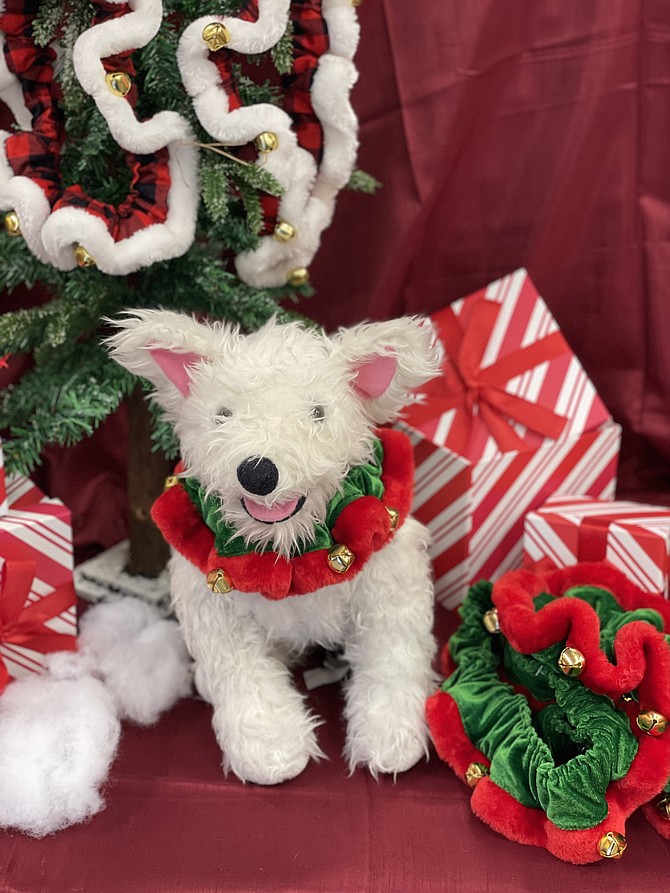 Holiday gifts at Olde Towne School for Dogs; Menorah Moose.