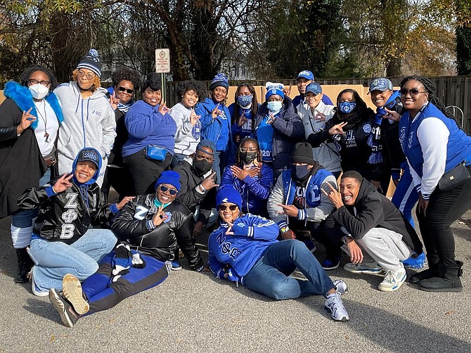 Members of historically Black fraternities and sororities volunteered to assemble and distribute Thanksgiving meal kits.