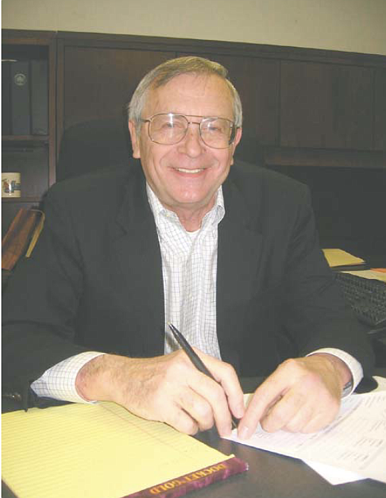 John Schoeberlein served Vienna as Town Manager for 26 years. (1985-2011. He died on May 1, 2022.