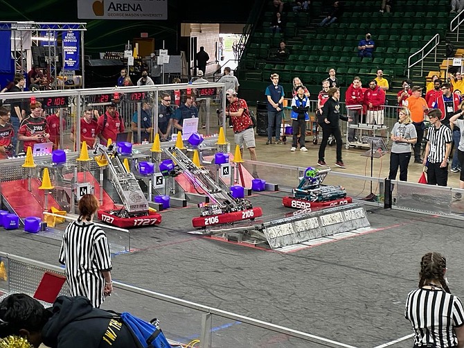As high ranking team, REX #1727 selected their alliance team members for the final matches