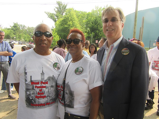 Descendant Gregory Craign and his wife came from Chicago. He is wearing the event's commemorative t-shirt and standing with Del. Paul Krizek.