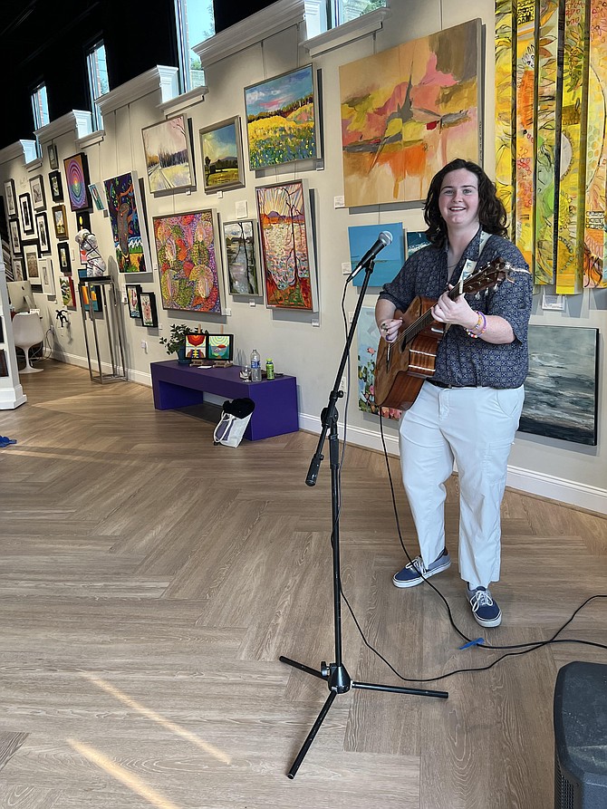 On some Thursdays, the Nepenthe Gallery in Hollin Hills has local musicians as guests at their open houses.