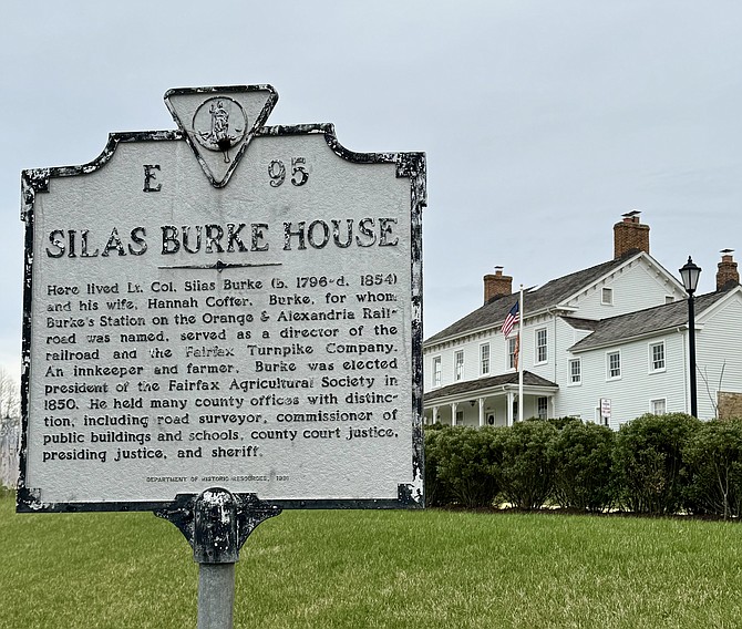 Historic marker noting the house completed in 1824 as the resident of the Burke’s after their marriage