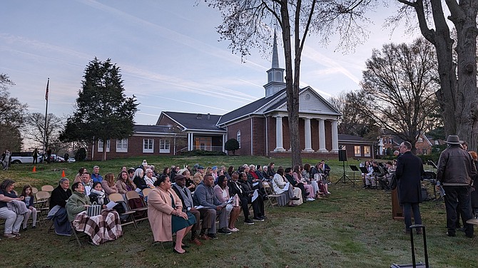 Early morning crowd at the Easter Sunrise Service on the lawn of the Mount Vernon Chapel of the Church of Jesus Christ of Latter-day Saints
