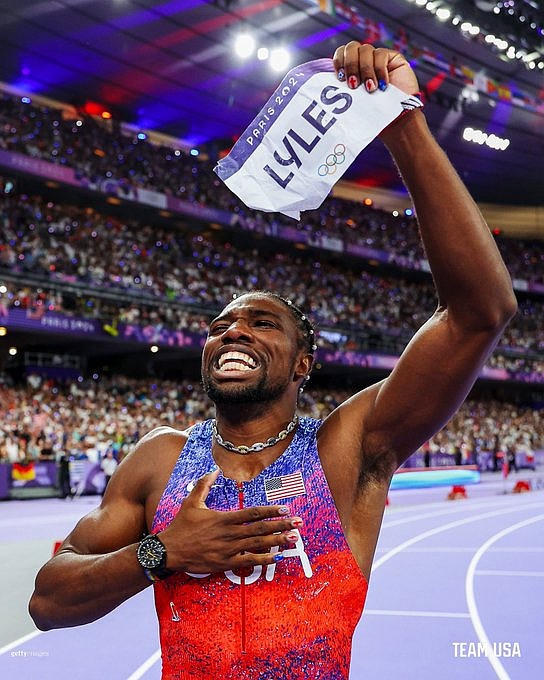 Alexandria’s Noah Lyles, representing the United States, celebrates winning the gold medal in the men’s 100-meter Aug. 4 at the 2024 Paris Olympics.