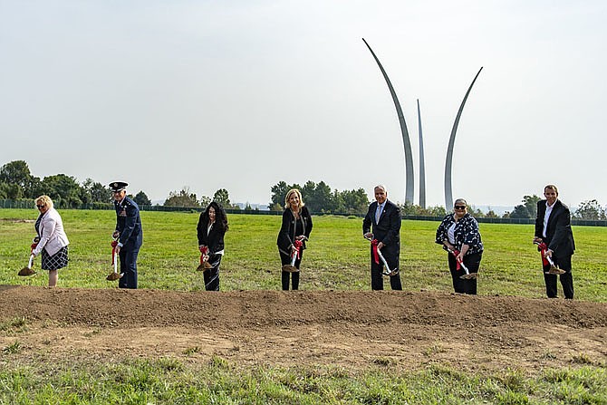 Senior leaders from ANC/OAC, the Army, FHWA, USACE, the Air Force District of Washington and contracting firm Kokosing during the DAR and Southern Expansion groundbreaking ceremony.