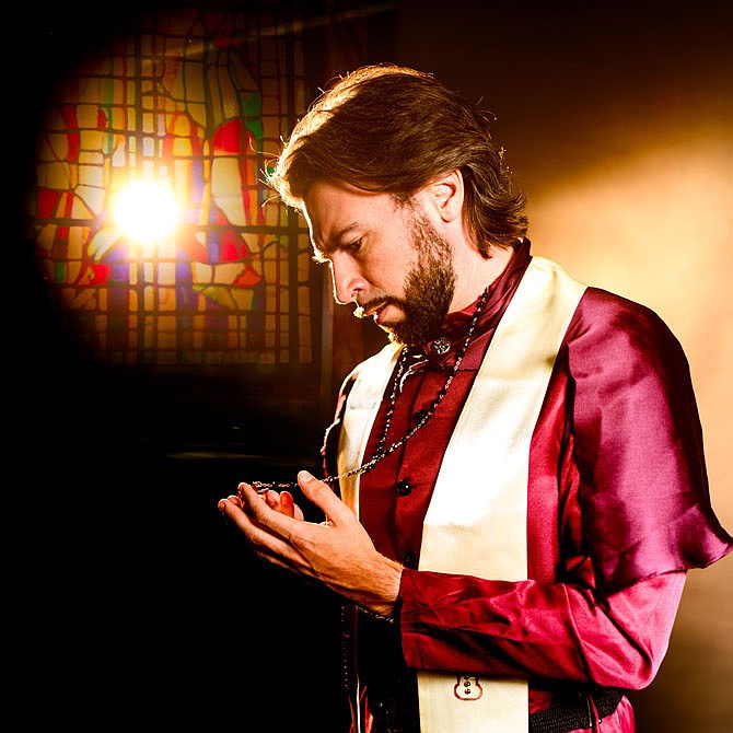 Andreas Moffett as Frollo