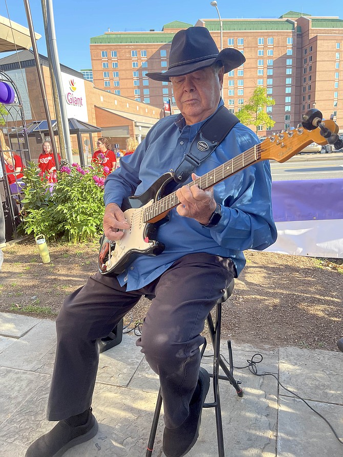 Jim Sheats One Man Band entertains the crowd at Doorways fundraiser May 7