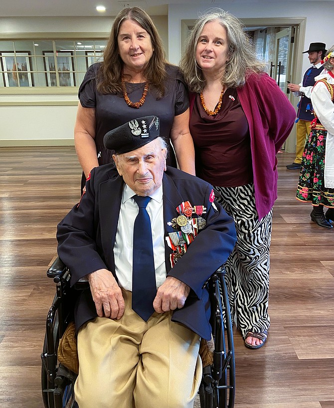 Rom Lipinski with daughters (from left) Eva Lipinski and Yolanda Hipski.